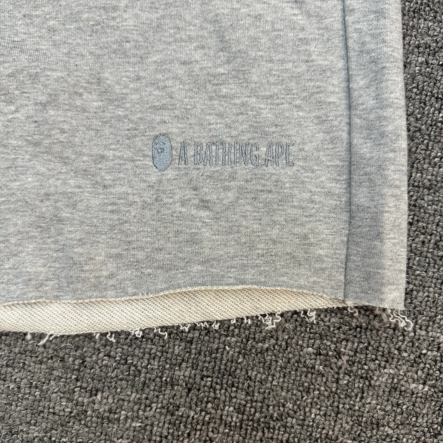 XX 552 A BATHING APE Solid color embroidered logo pattern 440g pure cotton custom fabric Men's style: M-XXL [Black Gray]